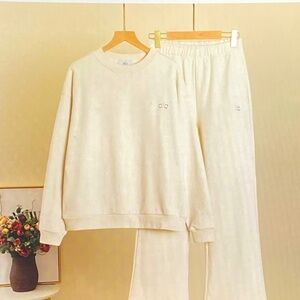 Alo Cream Sweatshirt and Sweatpants Set